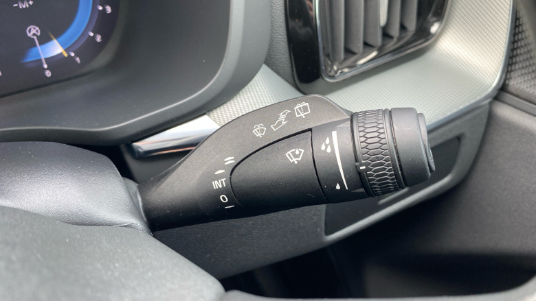 Volvo XC60 2.0 B5P Plus Dark 5dr AWD Geartronic Petrol Estate